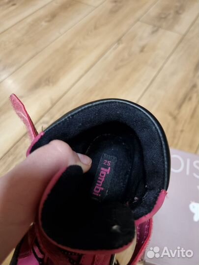 Ботинки для девочки весна-осень 25р + кроссовки