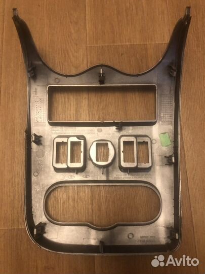 Рамка магнитолы LADA Largus 2018