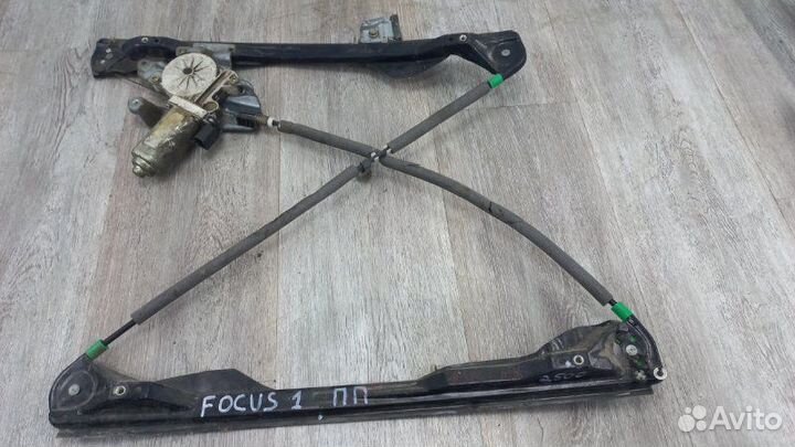 Стеклоподъемник передний правый Ford Focus 1 2002