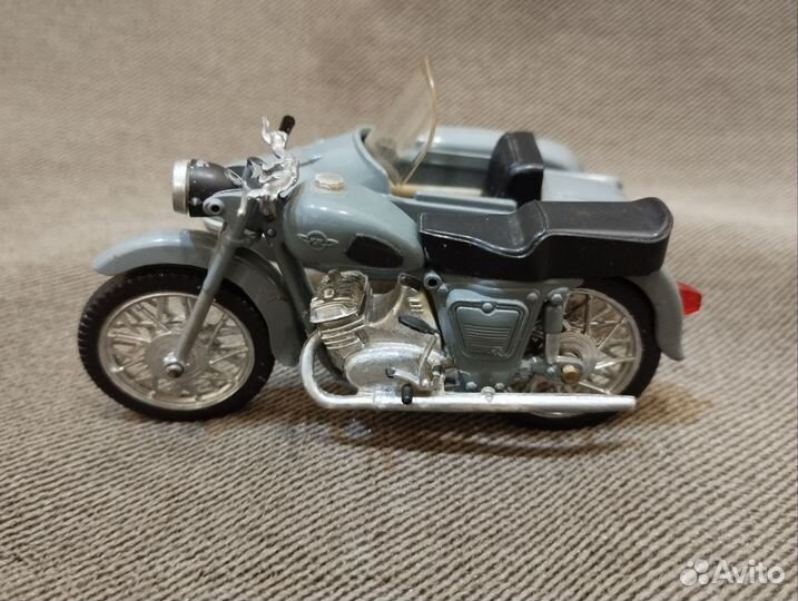 Модель мотоцикл Иж Юпитер 2к 1/24 СССР