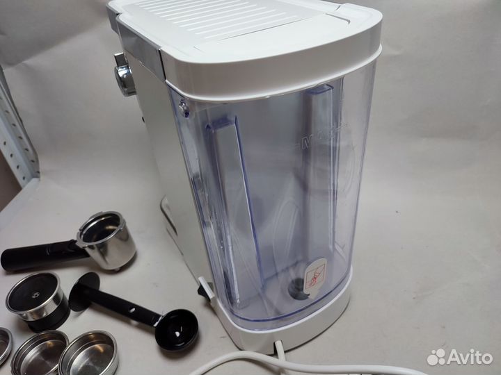 Кофемашина эспрессо рожковая + капсулы Nespresso