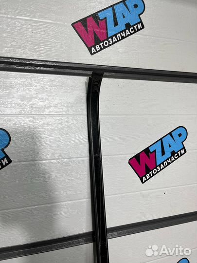 Молдинг крыши левый Dodge Ram 5 DT 2019