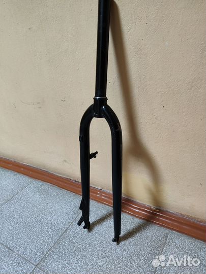 Вилка жесткая 26-27,5