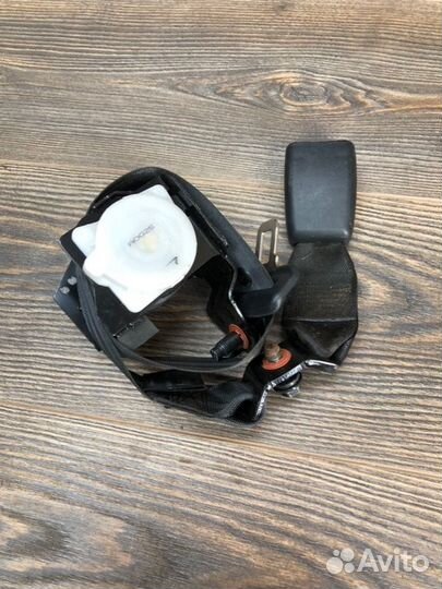 Ремень безопасности задний Hyundai Solaris 1 1.6