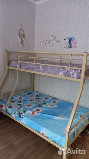 Двухярусная детская кровать металическая