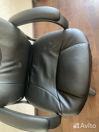 Офисное кресло