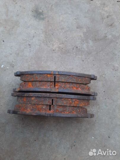 Колодки тормозные передние