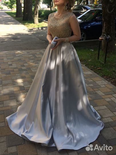 Вечернее платье