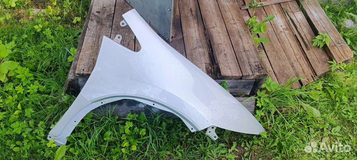 Переднее правое крыло Honda Civic 5d