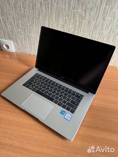 Ноутбук huawei MateBook D 15 i3-1115G4/8 гб/256 гб