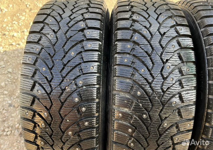 Pirelli Formula Ice 215/65 R16