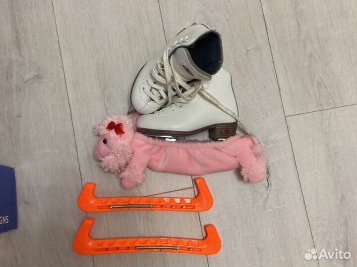 Фигурные коньки riedell