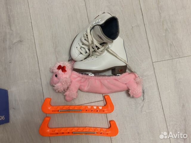 Фигурные коньки riedell