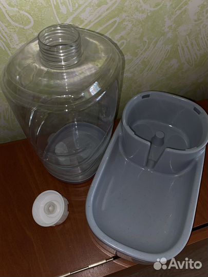 Кормушка и поилка