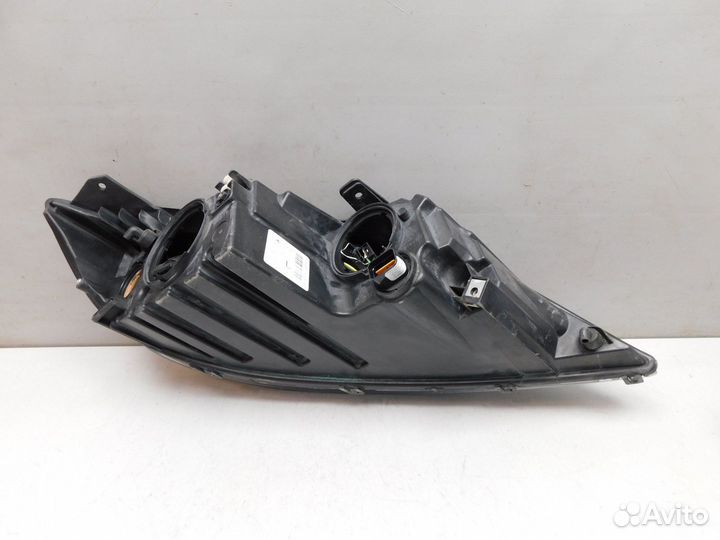 Фара левая Kia Sorento