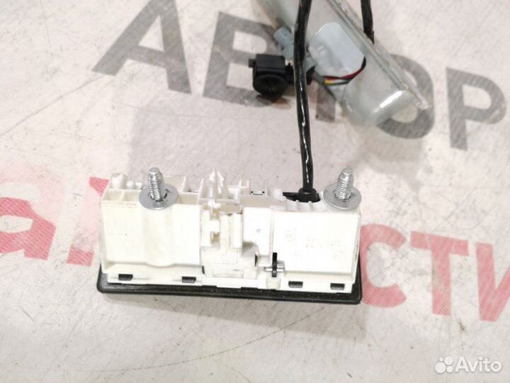 Кнопка открывания багажника Volkswagen Touareg NF