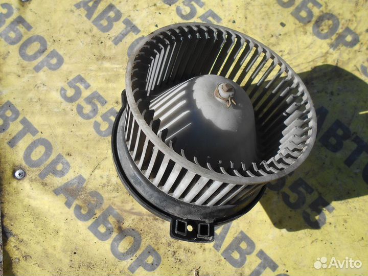 Моторчик отопителя Toyota HiAce H100 1989-1995