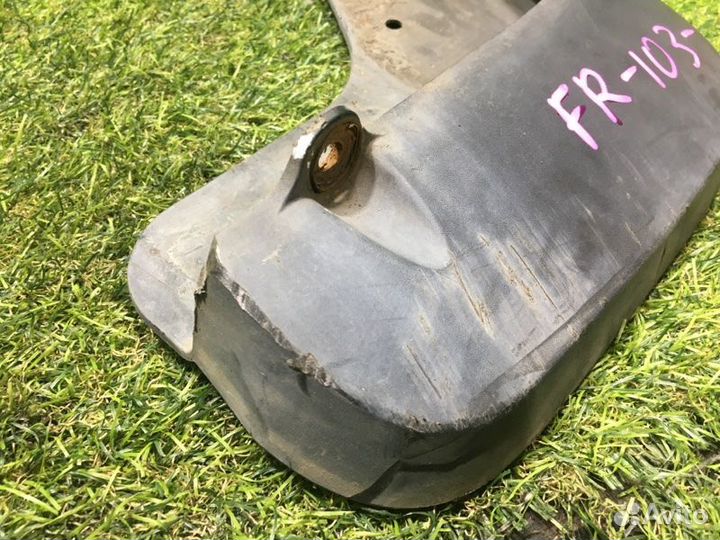 Брызговик передний правый Infiniti Fx35 S51 VQ35HR