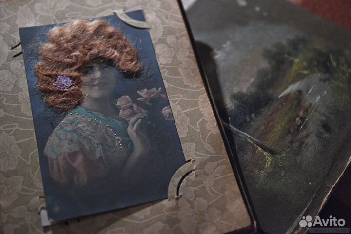 Старинные открытки в двух альбомах