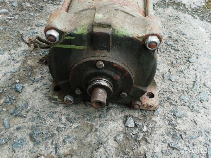 Двигатель электрический