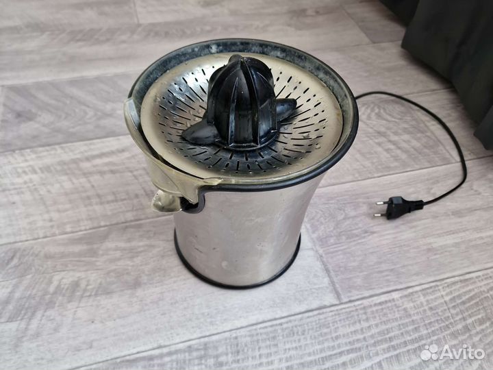 Электрическая соковыжималка - мощная и удобная