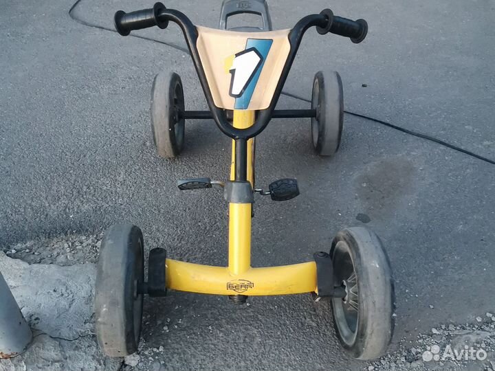 Двухместный веломобиль berg