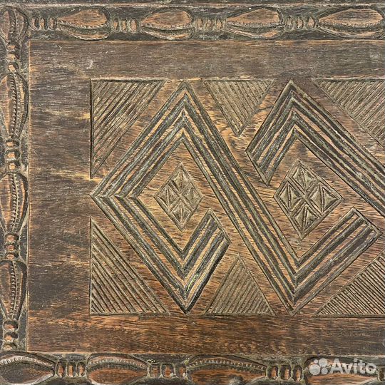 Антикварный низкий комод