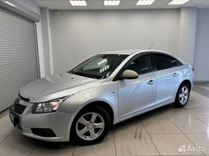 Chevrolet Cruze 1.6 AT, 2011, 229 873 км