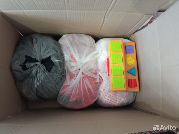 Вещи и игрушки пакетом