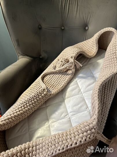 Люлька переноска вязаная