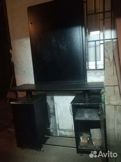 Столик для парикмахера