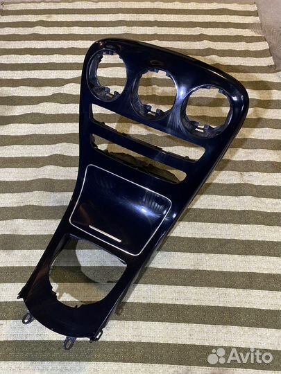 Панель центральной консоли mercedes w205