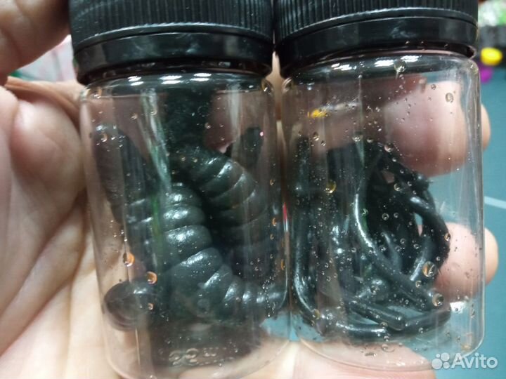 Черная резина на форель (ручная работа)