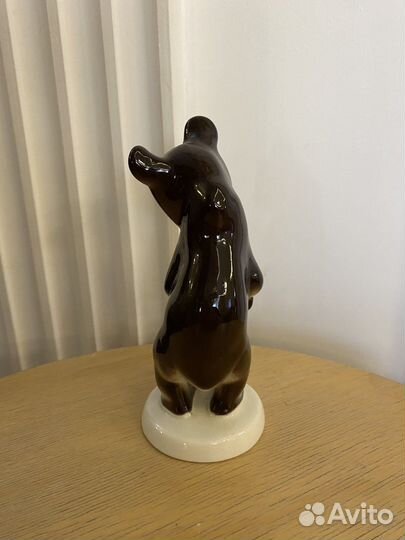 Фарфоровая статуэтка Бурый Медведь лфз