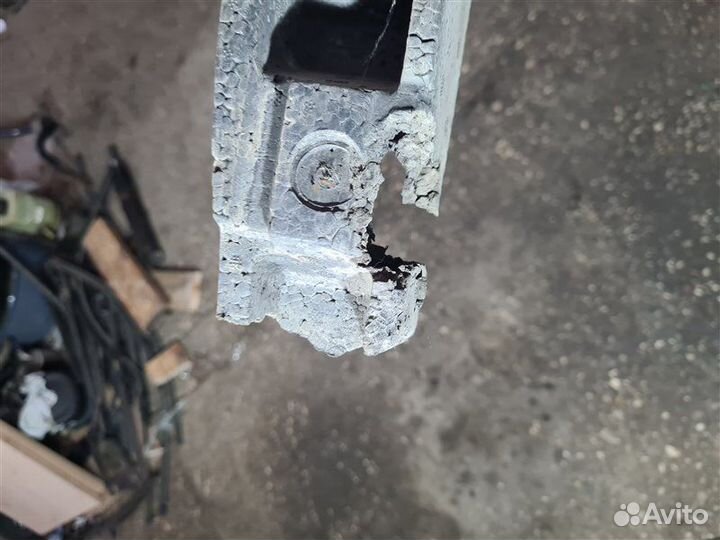 Абсорбер бампера Volkswagen Touran 1 2004