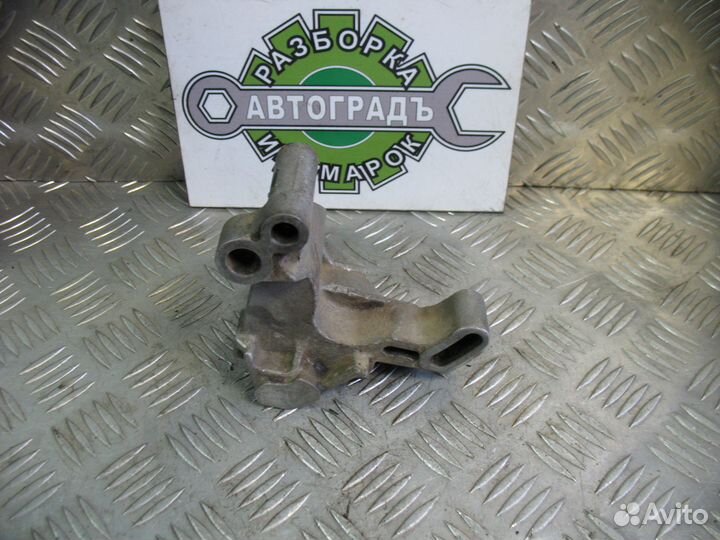 Кронштейн гидроусилителя VW Golf 3 Vento 1.8 1992г