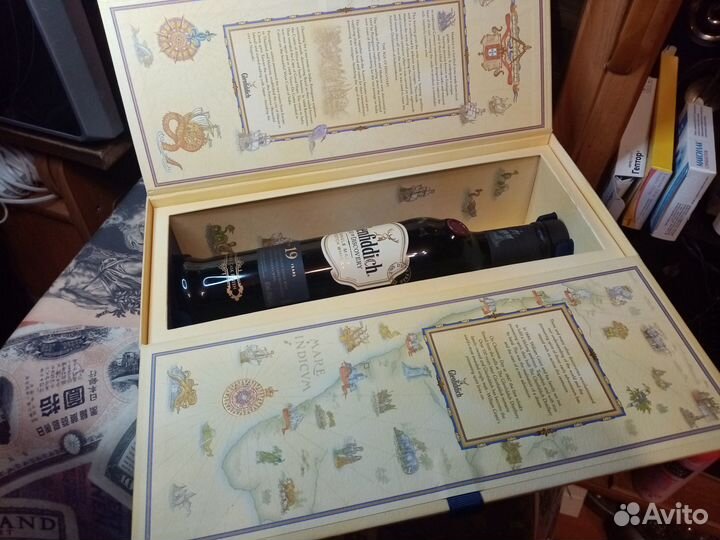 Бутылка сабля фужеры под вино