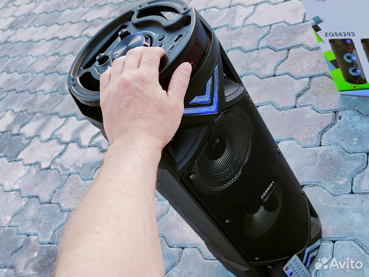 Большая колонка с блютузом