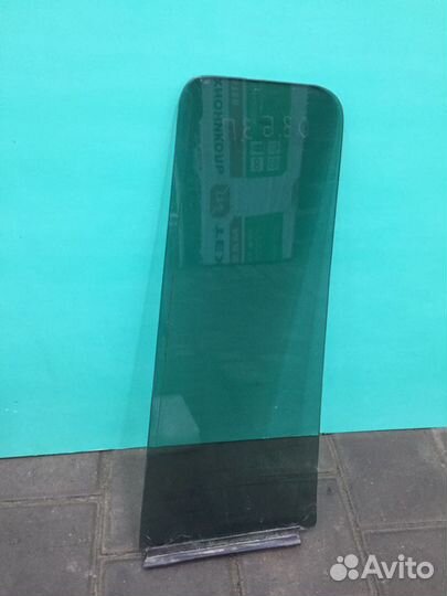 Форточка зад правая опель Зафира Б