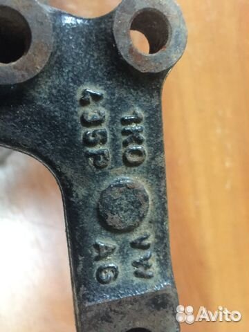 Кулак Гольф 6 задний правый 1K0505436p