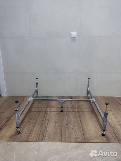 Душевой поддон 80х80