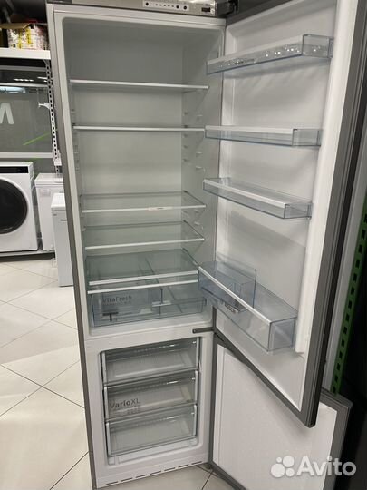 Холодильник Bosch KGV39XL2AR