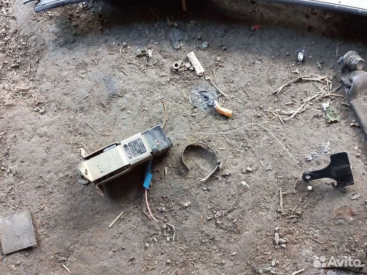 Замок лючка бензобака Hyundai Sonata NF