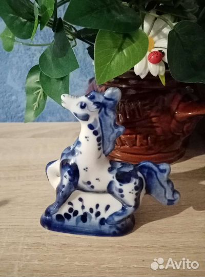 Статуэтка Конь. Гжель