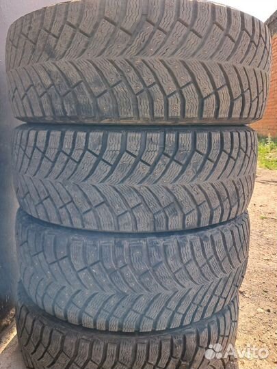 Michelin X-Ice North 4 205/60 R16 96T