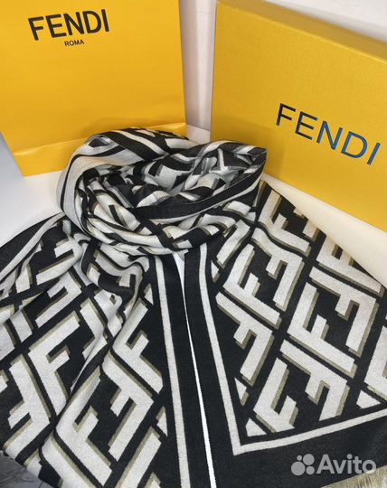 Шарф Fendi черный
