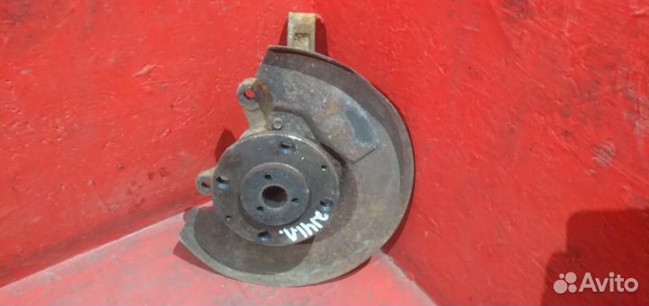 Москвич 2141 кулак передний левый азлк