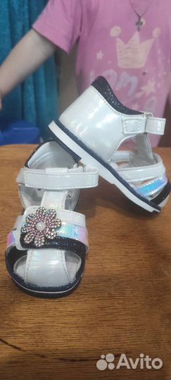 Продам детские сандалики