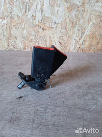 Ответная часть ремня безопасности Ford Kuga 1