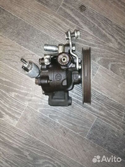 Насос гидроусилителя руля Toyota Crown MS135 7M-GE